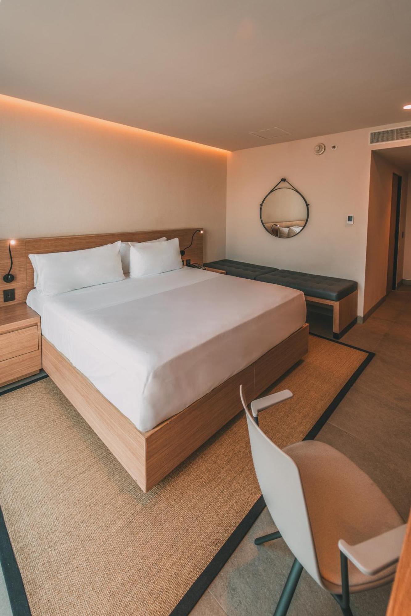 Aken Mind Merida Hotel Bagian luar foto